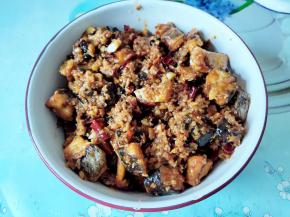 最后将所有料盛起晾凉，可以直接吃。多余的晾凉后，用密封罐装好，阴凉处保存，如果天气很热，建议冰箱冷藏保存。以后要吃的时候，装一碗放饭上或蒸锅蒸十来分钟就好。