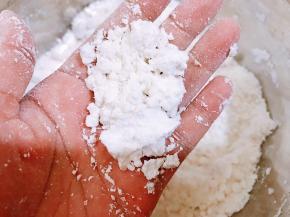 轻轻一按就会散开这样就比较合适了