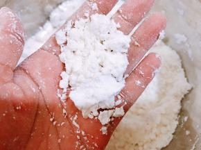 轻轻一按就会散开这样就比较合适了