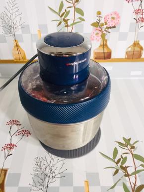 盖上盖子，按压40秒左右肉馅就打好了！