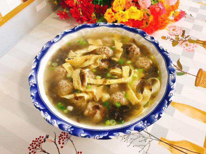 紫菜蛋皮肉丸汤