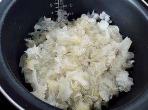 加入1.2-2倍的水量。煮1小时。