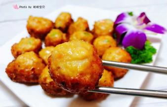 莲藕肉丸入口香浓味美让人唇齿留香回味无穷