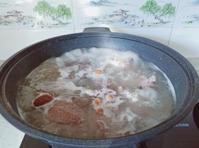 炖煮到1小时左右就差不多了。