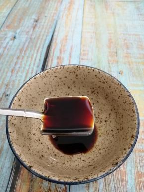 调料汁：碗中加入生抽