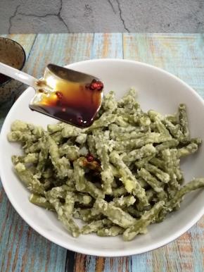 加入调好的料汁搅拌均匀即可