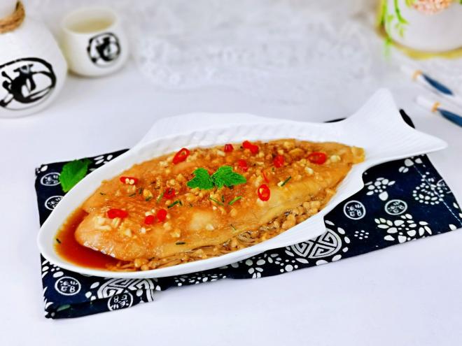 金针菇蒸巴沙鱼