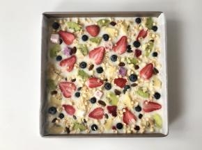 等酸奶全部冷冻成型，家庭版的炒酸奶就做好啦！