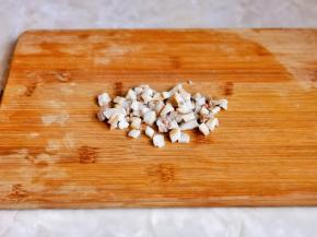 处理干净后再切丁。