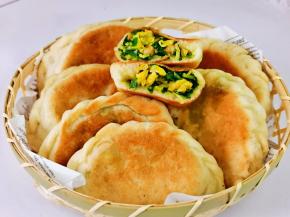 熬一锅小米粥，开吃。