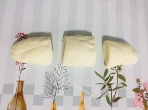 醒好的面揉成长条，再切成小剂子备用！