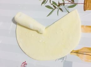 从一头卷起来！