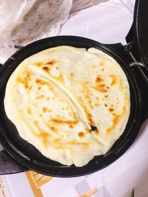 烙至饼两面金黄色就可以了！