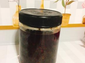 晾凉后放入干净无水的容器中，放冰箱冷藏保存！