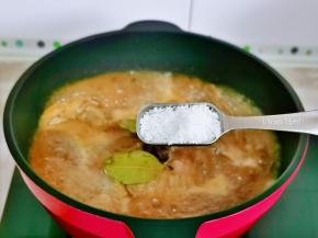 再加入白砂糖。