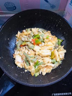 起锅前放入生抽翻炒均匀即可！