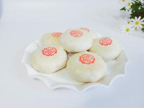 好看又好吃的苏式月饼就做好了。这款黄油软化快，奶香味浓郁，不发腻，开酥效果特别好。