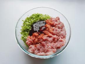 加一点白胡椒粉。