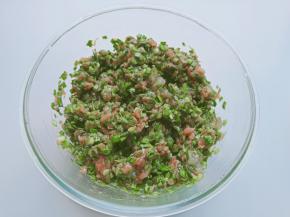 顺着一个方向搅拌均匀。