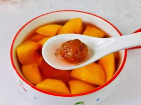 来一颗梅子，酸甜开胃。