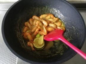 煮到入味，大火将汤汁收一下，收到浓稠即可！装盘，趁热吃！