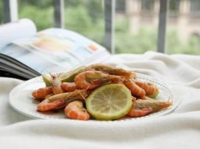 咖喱虾适合热吃，冷了会腥，建议现煮现吃！