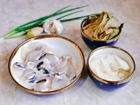 准备食材，我直接买的鱼片。