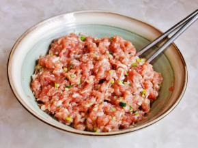 这样肉馅就调好啦。