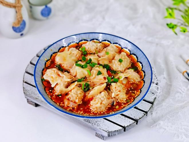 鲜肉酸辣小馄饨