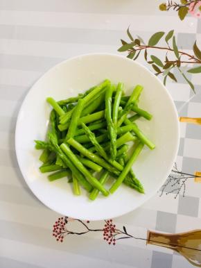 捞出沥干水份备用！