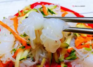 混搭黄瓜和胡萝卜一起吃好完美哦