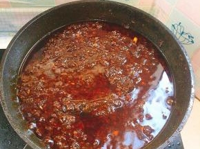 小火慢慢熬制20分钟左右即可关火！边熬边翻动以免糊锅！