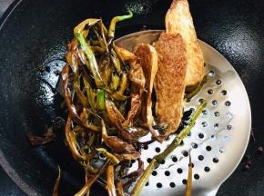 炸到焦黄捞出来！