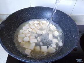 加入适量的水。