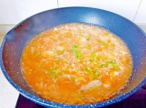 撒点葱花即可关火了。