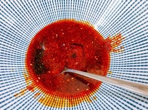 淋上2大勺红油辣椒