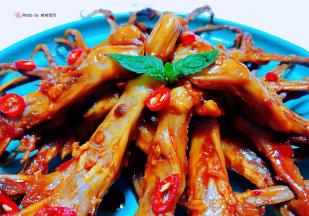 超级好吃的鸭舌让人回味无穷