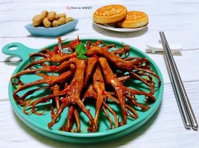 香辣鸭舌看着就好有食欲