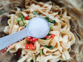 加半勺盐和糖，