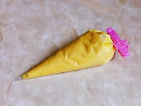 用夹子夹紧，放冰箱冷藏室1小时以上。