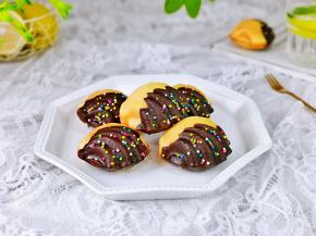 一杯柠檬水，下午茶喽。