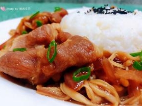 洋葱金针菇肥牛饭营养价值超级丰富看着好有食欲