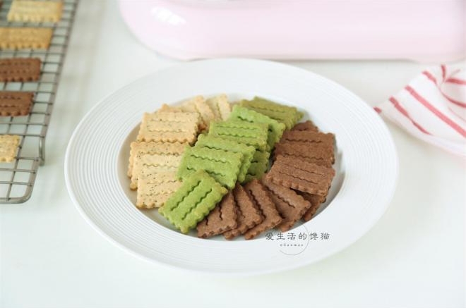 红茶，抹茶，巧克力黄油饼干