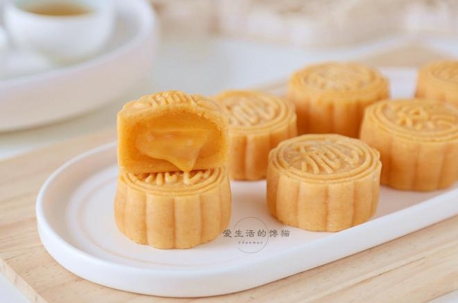 奶黄流心月饼