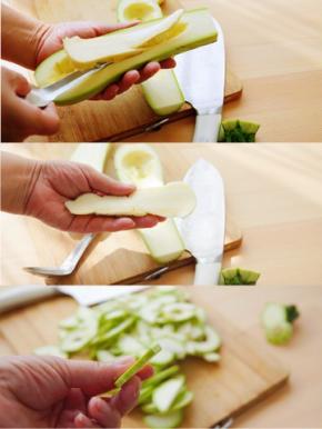 西葫芦用勺子把沿西葫芦籽儿划一圈，用勺子把从尾端往前，可以轻松取出西葫芦籽儿。切二毫米厚的片，太薄容易烂，太厚不容易成熟。