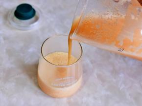 将米糊倒出来，特别细腻。