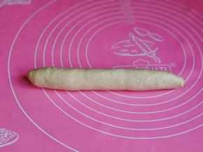 搓成橄榄状，依次做完。