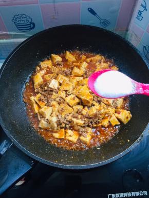 加入一勺盐调味！