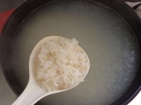 开大火煮开，转中火慢煮20分钟。