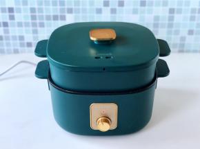 盖上盖子，大火蒸10～15分钟，根据红枣和糯米团的大小来调整时间，大的时间长一些，反之缩短，把糯米蒸团熟即可。